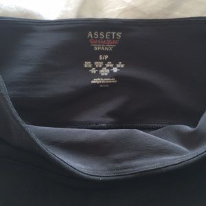 Assets by Spanx black leggings